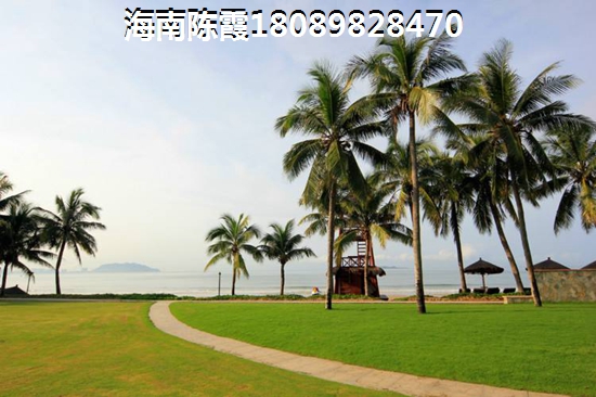 臨高縣買(mǎi)房過(guò)冬養(yǎng)老哪里最靠譜？匯澤·藍(lán)海灣與王府文海灣哪個(gè)適合老人居住？
